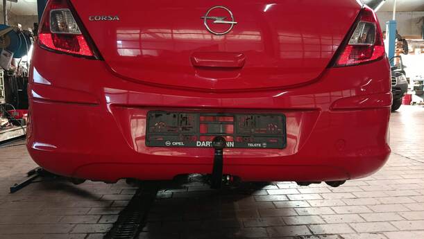 Foto: STOSSFÄNGER/ STOßSTANGE HINTEN eines Opel Corsa 1.4 16V GLS