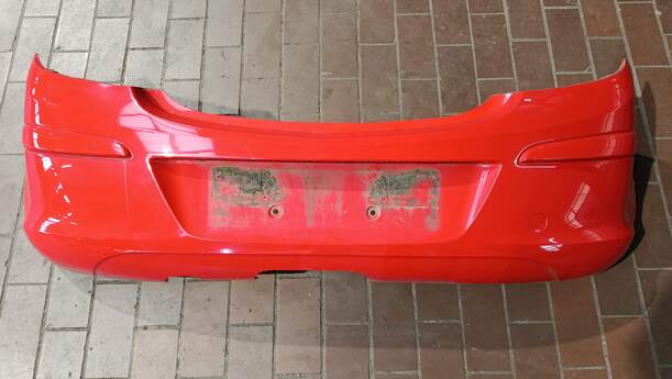 Foto: STOSSFÄNGER/ STOßSTANGE HINTEN eines Opel Corsa 1.4 16V GLS