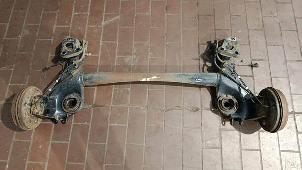 Foto: HINTERACHSE eines Opel Corsa 1.4 16V GLS
