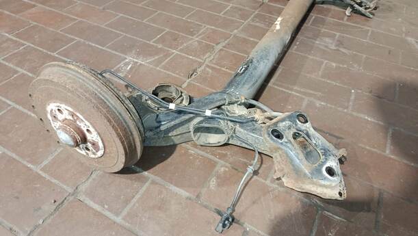 Foto: HINTERACHSE eines Opel Corsa 1.4 16V GLS