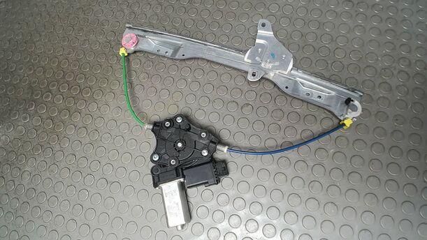 Foto: FENSTERHEBER ELEKTRISCH VORN LINKS ( 4/5 TÜRER ) eines Opel Corsa 1.4 16V GLS