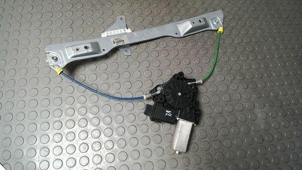 Foto: FENSTERHEBER ELEKTRISCH VORN LINKS ( 4/5 TÜRER ) eines Opel Corsa 1.4 16V GLS