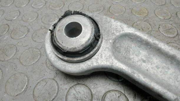 Foto: QUERLENKER OBEN HINTEN LINKS eines Mercedes-Benz C 200 CDI DPF GLS