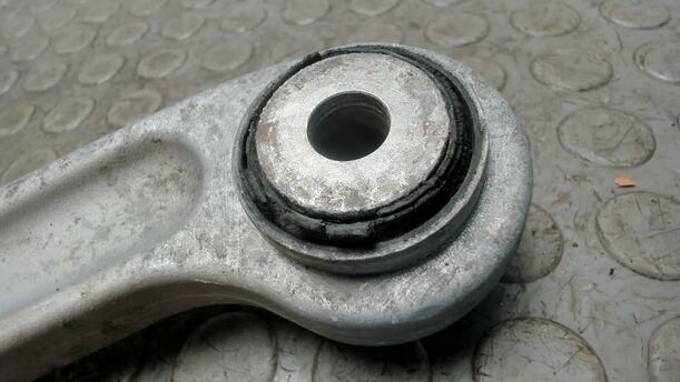 Foto: QUERLENKER OBEN HINTEN LINKS eines Mercedes-Benz C 200 CDI DPF GLS