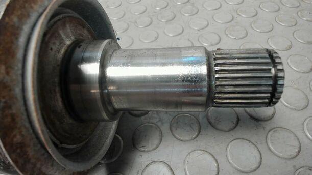 Foto: ANTRIEBSWELLE HINTEN LINKS eines Mercedes-Benz C 200 CDI DPF