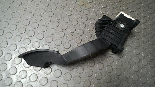 Foto: GASPEDAL eines Opel Corsa 1.4 16V