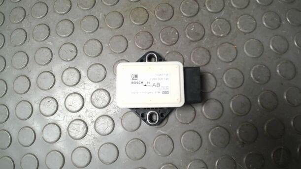 Foto: QUERBESCHLEUNIGUNGSSENSOR / DREHRATENSENSOR eines Opel Corsa 1.4 16V