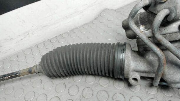 Foto: SERVOLENKUNG eines Mercedes-Benz C 200 CDI DPF