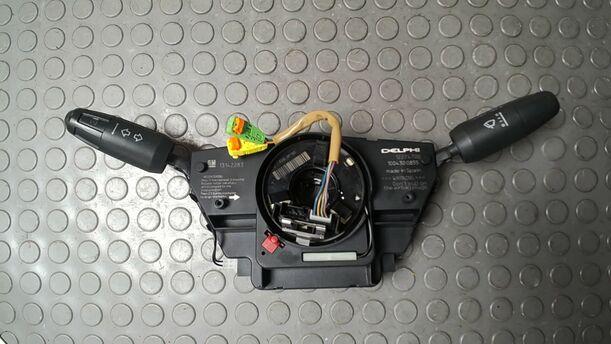Foto: KOMBISCHALTER/ LENKSTOCKSCHALTER eines Opel Corsa 1.4 16V