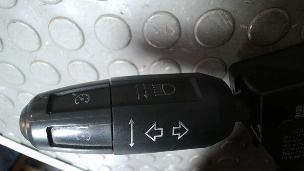 Foto: KOMBISCHALTER/ LENKSTOCKSCHALTER eines Opel Corsa 1.4 16V