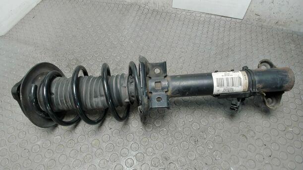 Foto: FEDERBEIN VORNE LINKS eines Mercedes-Benz C 200 CDI DPF