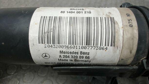 Foto: FEDERBEIN VORNE LINKS eines Mercedes-Benz C 200 CDI DPF