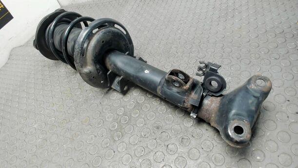 Foto: FEDERBEIN VORNE LINKS eines Mercedes-Benz C 200 CDI DPF