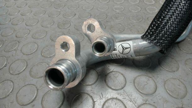 Foto: KLIMALEITUNG / KLIMASCHLAUCH eines Mercedes-Benz C 200 CDI DPF