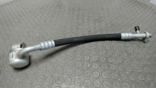 Foto: KLIMALEITUNG / KLIMASCHLAUCH eines Mercedes-Benz C 200 CDI DPF