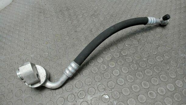 Foto: KLIMALEITUNG / KLIMASCHLAUCH eines Mercedes-Benz C 200 CDI DPF