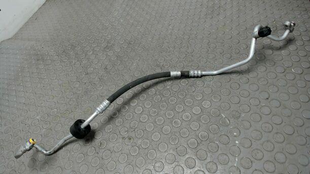 Foto: KLIMALEITUNG / KLIMASCHLAUCH eines Mercedes-Benz C 200 CDI DPF
