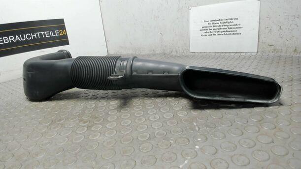 Foto: FRISCHLUFTANSAUGUNG / LUFTLEITUNG eines Mercedes-Benz C 200 CDI DPF