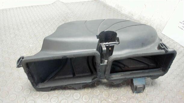 Foto: LUFTANSAUGUNG HEIZUNG / LÜFTUNG eines Mercedes-Benz C 200 CDI DPF