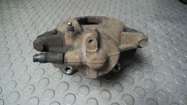Foto: BREMSSATTEL VORN LINKS ( BOSCH ) eines Opel Corsa 1.4 16V Cup