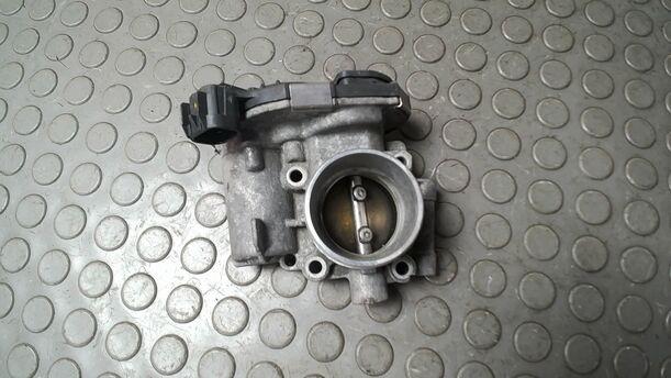 Foto: DROSSELKLAPPENSTUTZEN/ DROSSELKLAPPE eines Opel Corsa 1.4 16V Cup