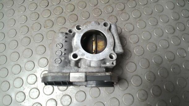 Foto: DROSSELKLAPPENSTUTZEN/ DROSSELKLAPPE eines Opel Corsa 1.4 16V Cup