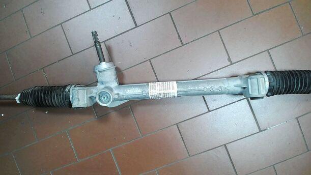 Foto: LENKUNG/ LENKGETRIEBE ( TRW ) eines Opel Corsa 1.4 16V Cup