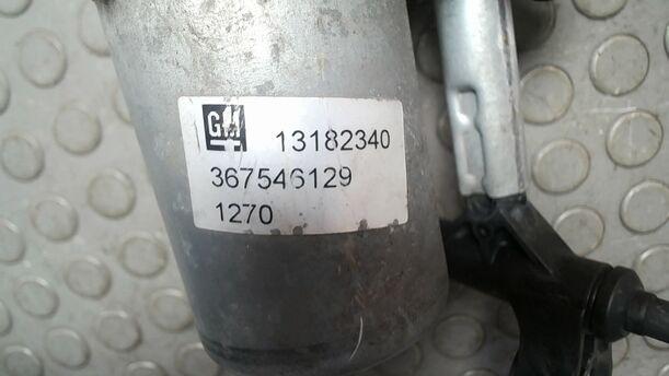 Foto: SCHEIBENWISCHERMOTOR VORN eines Opel Corsa 1.4 16V Cup