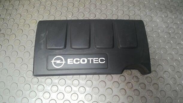Foto: MOTORABDECKUNG/ MOTORVERSCHAHLUNG OBEN eines Opel Corsa 1.4 16V Cup