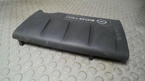 Foto: MOTORABDECKUNG/ MOTORVERSCHAHLUNG OBEN eines Opel Corsa 1.4 16V Cup