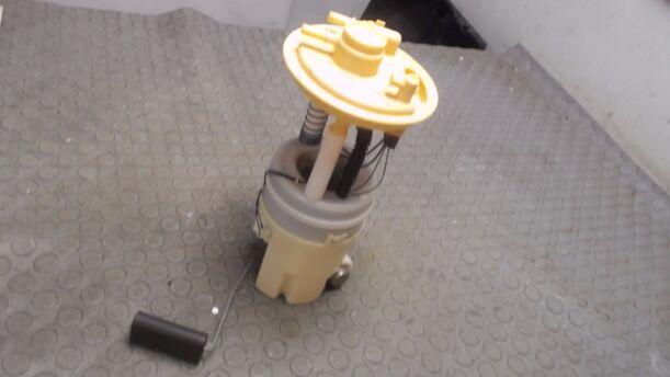 Foto: KRAFTSTOFFPUMPE eines Smart smart forfour Cup