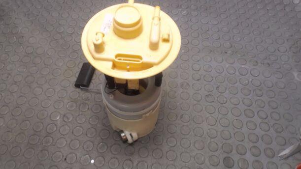 Foto: KRAFTSTOFFPUMPE eines Smart smart forfour Cup