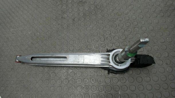 Foto: MITTELSCHALTUNG / SCHALTSTANGE eines Mercedes-Benz C 200 CDI DPF Cup