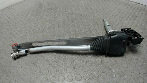 Foto: MITTELSCHALTUNG / SCHALTSTANGE eines Mercedes-Benz C 200 CDI DPF Cup