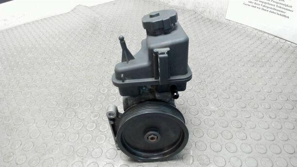 Foto: PUMPE SERVOLENKUNG eines Mercedes-Benz C 200 CDI DPF Cup