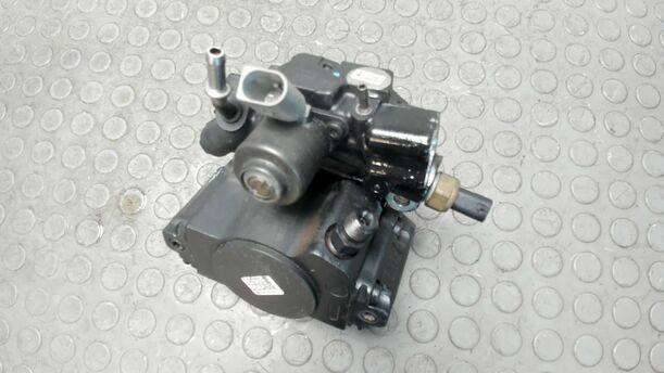 Foto: DIESELHOCHDRUCKPUMPE eines Mercedes-Benz C 200 CDI DPF Cup