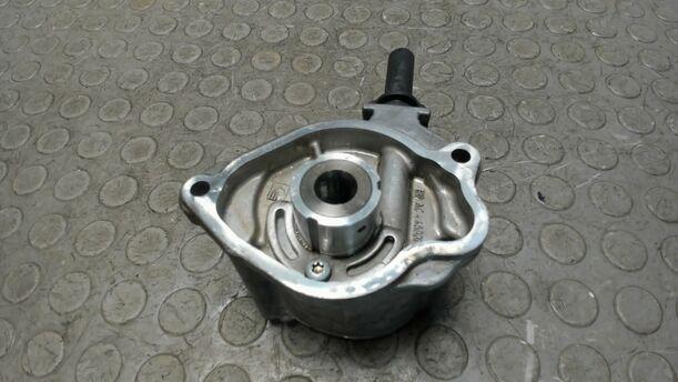 Foto: UNTERDRUCKPUMPE / VAKUUMPUMPE eines Mercedes-Benz C 200 CDI DPF Cup