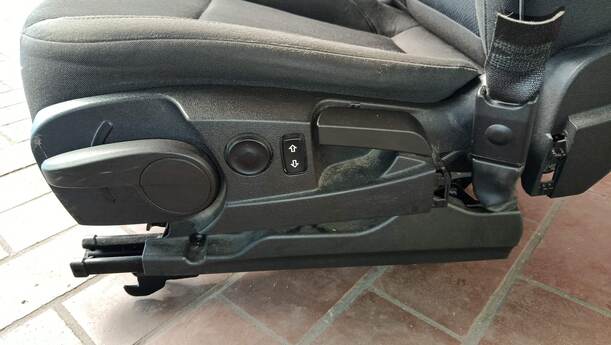 Foto: FAHRERSITZ/ SITZ VORN LINKS eines Opel Insignia 2.0 CDTI Sports Tourer Cup
