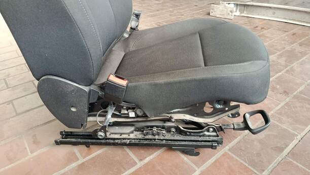 Foto: FAHRERSITZ/ SITZ VORN LINKS eines Opel Insignia 2.0 CDTI Sports Tourer Cup