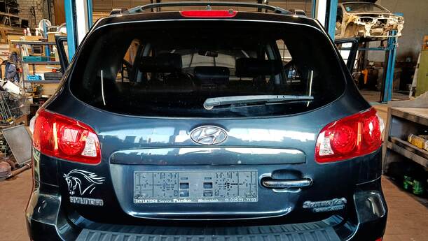 Foto: HECKKLAPPE / HECKDECKEL eines Hyundai Santa Fe 2.2 CRDi 4WD Cup