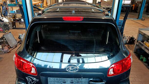 Foto: HECKKLAPPE / HECKDECKEL eines Hyundai Santa Fe 2.2 CRDi 4WD Cup
