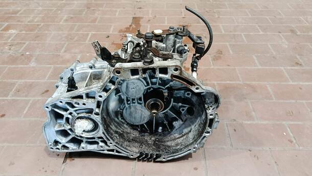 Foto: SCHALTGETRIEBE 5 GANG eines Hyundai Santa Fe 2.2 CRDi 4WD Cup