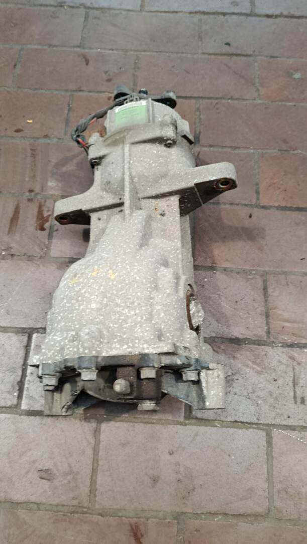 Foto: HINTERACHSGETRIEBE / DIFFERENTIAL eines Hyundai Santa Fe 2.2 CRDi 4WD Cup