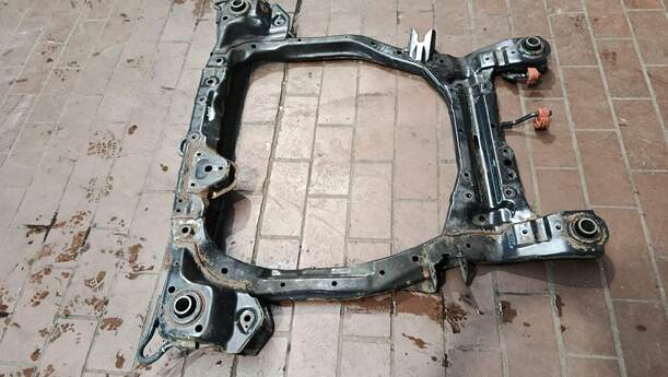 Foto: VORDERACHSE / VORDERACHSTRÄGER eines Hyundai Santa Fe 2.2 CRDi 4WD Cup