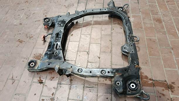 Foto: VORDERACHSE / VORDERACHSTRÄGER eines Hyundai Santa Fe 2.2 CRDi 4WD Cup