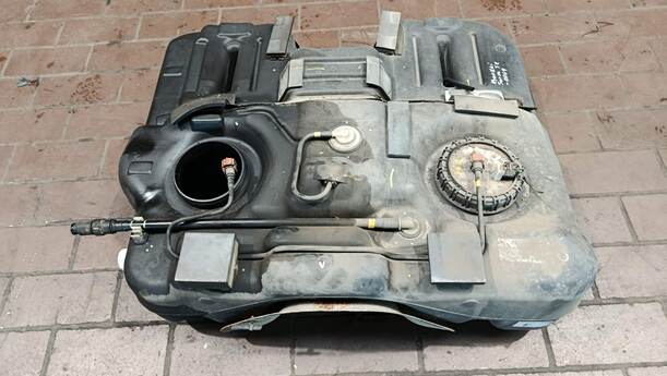 Foto: KRAFTSTOFFTANK eines Hyundai Santa Fe 2.2 CRDi 4WD Cup