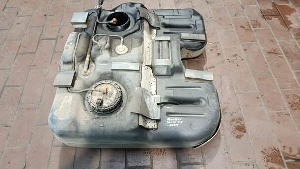 Foto: KRAFTSTOFFTANK eines Hyundai Santa Fe 2.2 CRDi 4WD Cup