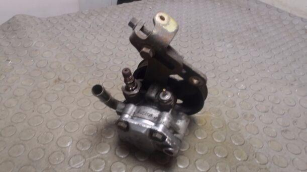 Foto: SERVOPUMPE/ LENKGETRIEBEPUMPE eines Mazda Demio 1.4 Cup