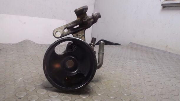 Foto: SERVOPUMPE/ LENKGETRIEBEPUMPE eines Mazda Demio 1.4 Cup