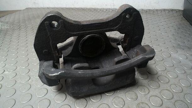 Foto: BREMSSATTEL VORN LINKS eines Opel Insignia 2.0 CDTI Sports Tourer Cup